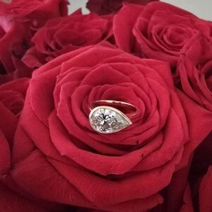 Elegant Gold Teardrop Ring